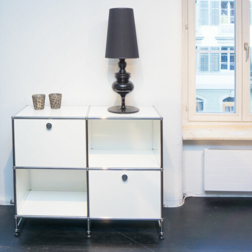 USM Haller Kommode weiss mit Klappfront