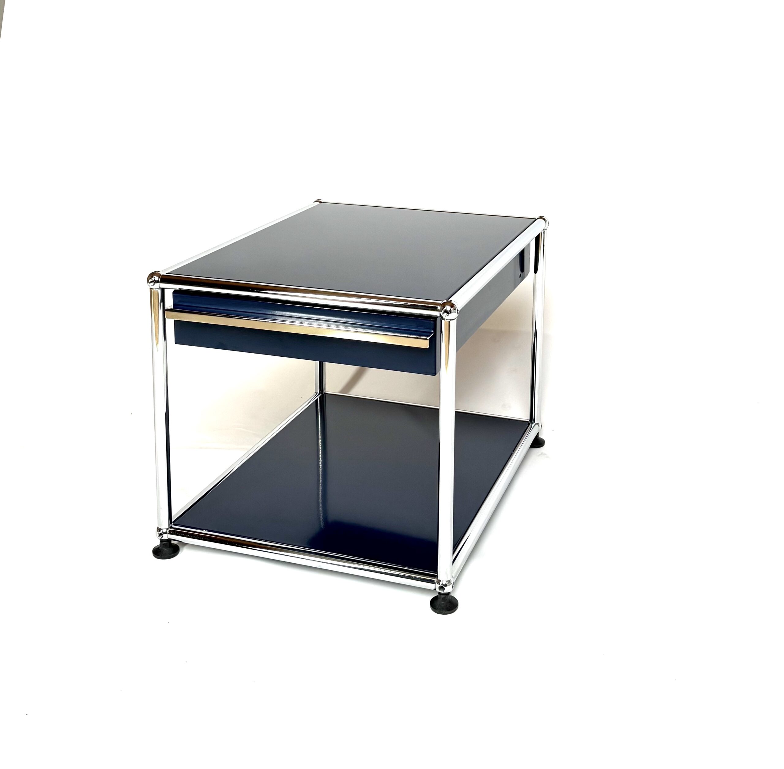 USM Haller Nachttisch 057